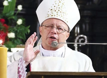 Po 8 latach kardynał wraca do swojego rodzinnego miasta.