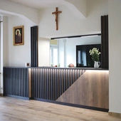 Budynek przeszedł gruntowne zmiany, które są imponujące i zachęcają do wstąpienia w gościnne progi. 