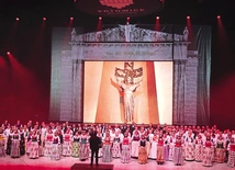 Jedna z 14 odsłon spektaklu, opowiadająca o wizycie papieża Polaka na Górnym Śląsku.