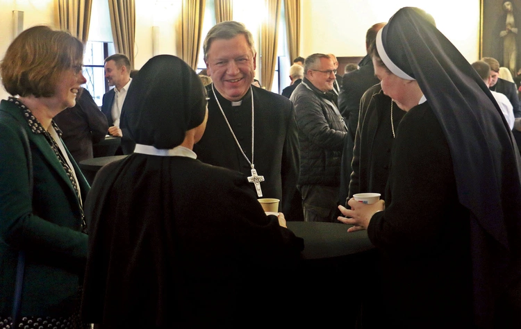 Obrady to proces rozeznawania, w którym część rozwiązań zostaje przyjęta, a część wymaga dalszych prac.