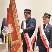 Podczas uroczystości biskup dziękował społeczności kolejarskiej za wierną służbę społeczeństwu.
