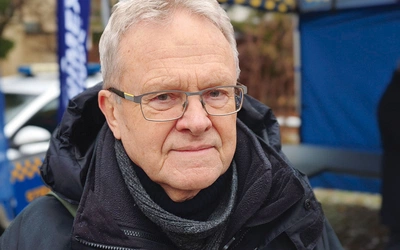  – Gdy zapada zmrok, wracają najgorsze myśli i wspomnienia, rozpacz utraty i niemoc wyjścia z tego. Gdy pojawia się ktoś,  wraz z nim wraca nadzieja – mówi J. Sukiennik.