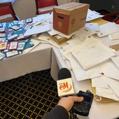 Archidiecezja Katowicka. Finał akcji Caritas i Radia eM "Pokoloruj Sercem – Świąteczna kartka dla Seniora"