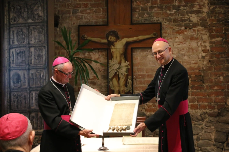 Płock. Przekazanie średniowiecznych pergaminów