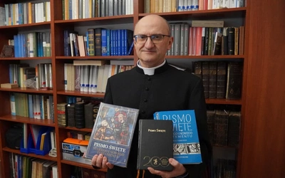 Dzieje trzech Biblii i "krzyże tłumaczy"