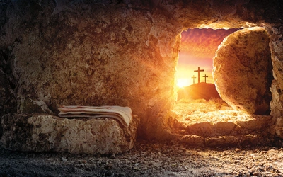 Zmartwychwstanie nadało śmierci Jezusa ostateczny sens, ukazujący zwycięstwo Bożej miłości. Dokonało się to także „zgodnie z Pismem”, czyli było wypełnieniem obietnic starotestamentalnych. 