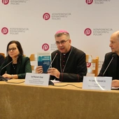 Episkopat zaprezentował nową podstawę programową nauczania religii w szkole