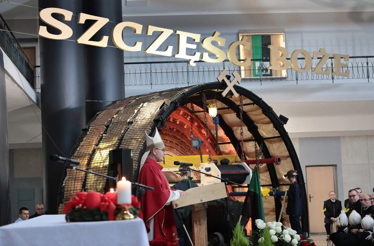 Uroczystości barbórkowe na kopalni Wesoła z udziałem abp. Andrzeja Przybylskiego
