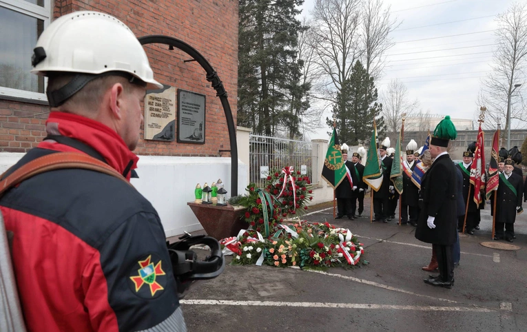 Uroczystości barbórkowe na kopalni Wesoła z udziałem abp. Andrzeja Przybylskiego