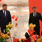 Emmanuel Macron (P)i  Xi Jinping (L)