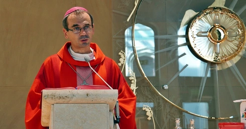 Bp Maciej Małyga poprowadzi rekolekcje na Dworcu Głównym PKP we Wrocławiu