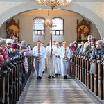 Gdańscy dominikanie z relikwiami św. Mikołaja