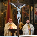 Gdańscy dominikanie z relikwiami św. Mikołaja