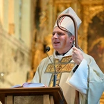 Gdańscy dominikanie z relikwiami św. Mikołaja