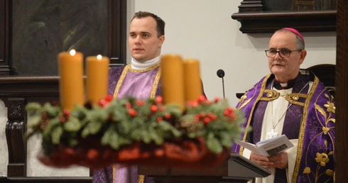 Katowice. Adwentowa modlitwa z alumnami