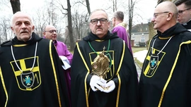 Habemus sanctum. Rycerskie szlify w Dębnie