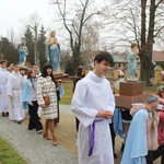 Poświęcenie odnowionych ołtarzy w kościele w Borowej k. Mielca