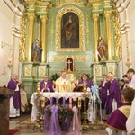 Poświęcenie odnowionych ołtarzy w kościele w Borowej k. Mielca