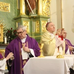 Poświęcenie odnowionych ołtarzy w kościele w Borowej k. Mielca