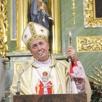 Poświęcenie odnowionych ołtarzy w kościele w Borowej k. Mielca