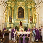 Poświęcenie odnowionych ołtarzy w kościele w Borowej k. Mielca