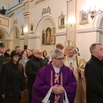 Poświęcenie odnowionych ołtarzy w kościele w Borowej k. Mielca