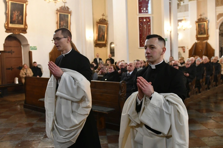 Obłóczyny i kandydatura w Rokitnie
