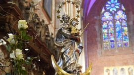 Z Niepokalanie Poczętą w katedrze wrocławskiej