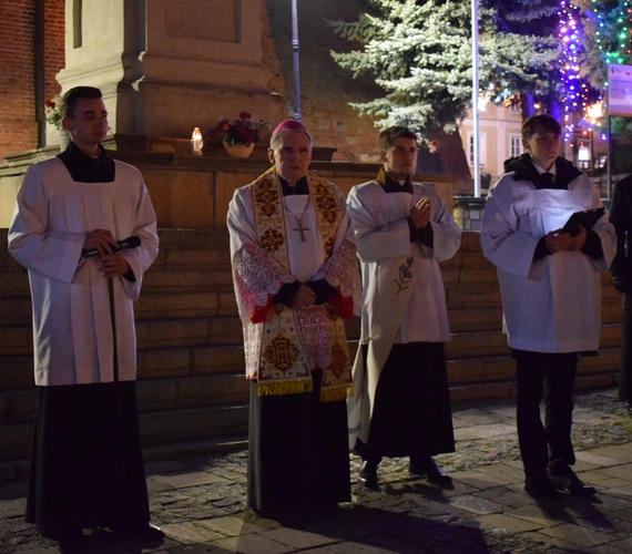 Modlitwa przy figurze