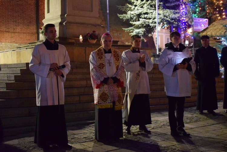 Modlitwa przy figurze