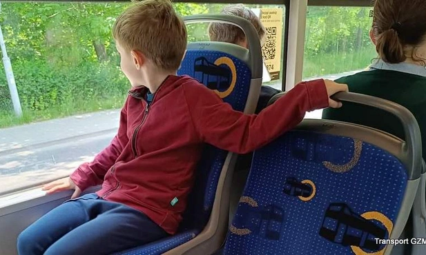Transport GZM - Dzieci w podróży