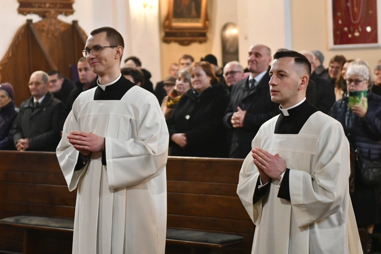 Dwaj klerycy przyjęli strój duchowny i stali się kadydatami do święceń