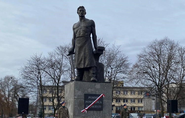 Chorzów. Odnowiony Pomnik Powstańca Śląskiego ponownie odsłonięty