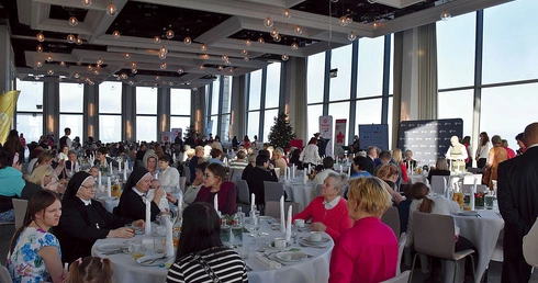  Wydarzenie, realizowane od 24 lat, łączy wielomiesięczne przygotowania, pracę wolontariuszy oraz wsparcie sponsorów.