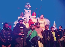 Każdy chciał pamiątkowe zdjęcie z Mikołajem i jego pomocnikami.