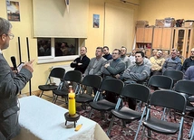 Panowie i panie wysłuchali przygotowanych specjalnie dla nich wykładów.