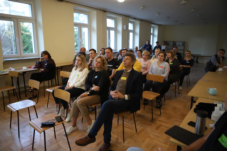  Jedno ze spotkań odbyło się w Domu Modlitwy i Formacji w Łowiczu. Uczestnicy często pracowali w grupach. 