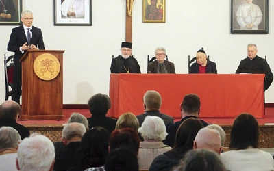 Od 20 lat w ramach dzielnicy działa także Fundacja Czterech Świątyń. 