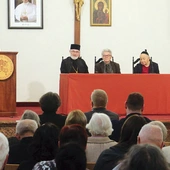 Od 20 lat w ramach dzielnicy działa także Fundacja Czterech Świątyń. 