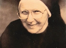 Ta zakonnica jednym uratowała życie, innym duszę – zmieniła wielu. 