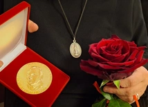 S. Paulina Szczepańczyk SMI z medalem "Unitas in Veritate"