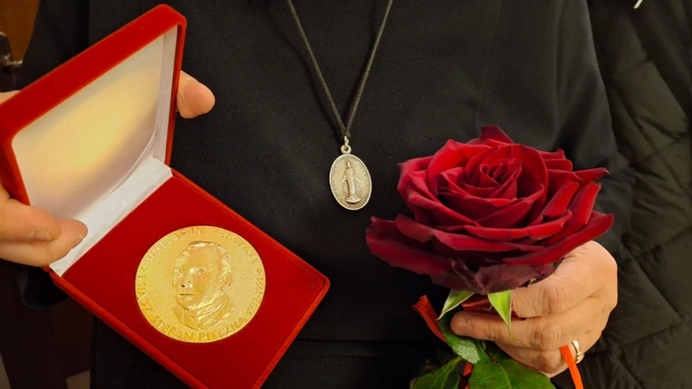 S. Paulina Szczepańczyk SMI z medalem "Unitas in Veritate"