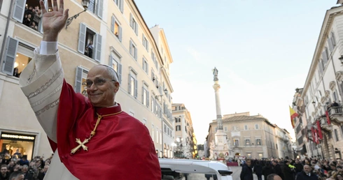 Leon XIV: Zmartwychwstanie może rozjaśnić tajemnicę śmierci (pełny tekst)