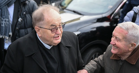 O. Tadeusz Rydzyk stawił się jako świadek na przesłuchanie w prokuraturze