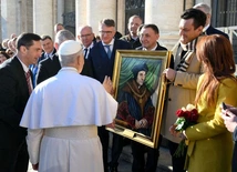 Papież błogosławi przeznaczony do kaplicy sejmowej obraz św. Tomasza More’a