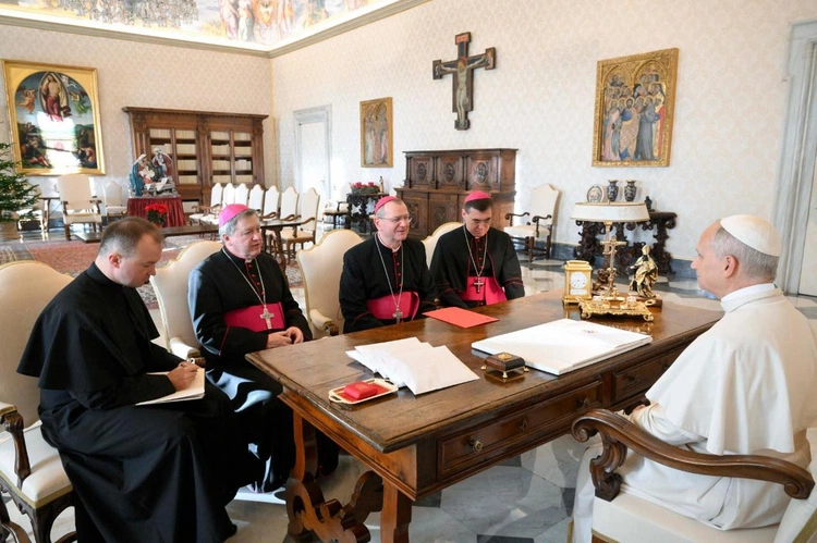 Abp Kupny na audiencji u papieża Leona XIV. Wręczył Ojcu Świętemu ważną pamiątkę