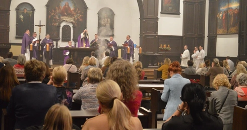 Abp Przybylski do nauczycieli: Przekazujcie mądrość i prawdę, bo one są bazą do tego, by rozumieć świat