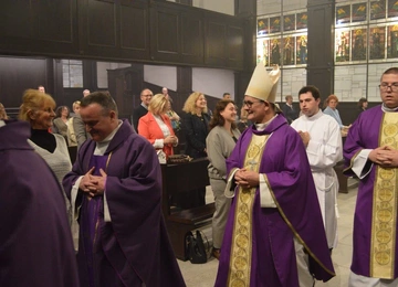 Abp Przybylski do nauczycieli: Przekazujcie mądrość i prawdę, bo one są bazą do tego, by rozumieć świat 