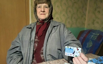 Szacunek dla siwych włosów i wsparcie w samotności 