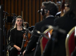 Papież zachęca do słuchania muzyki, która zbliża do Boga